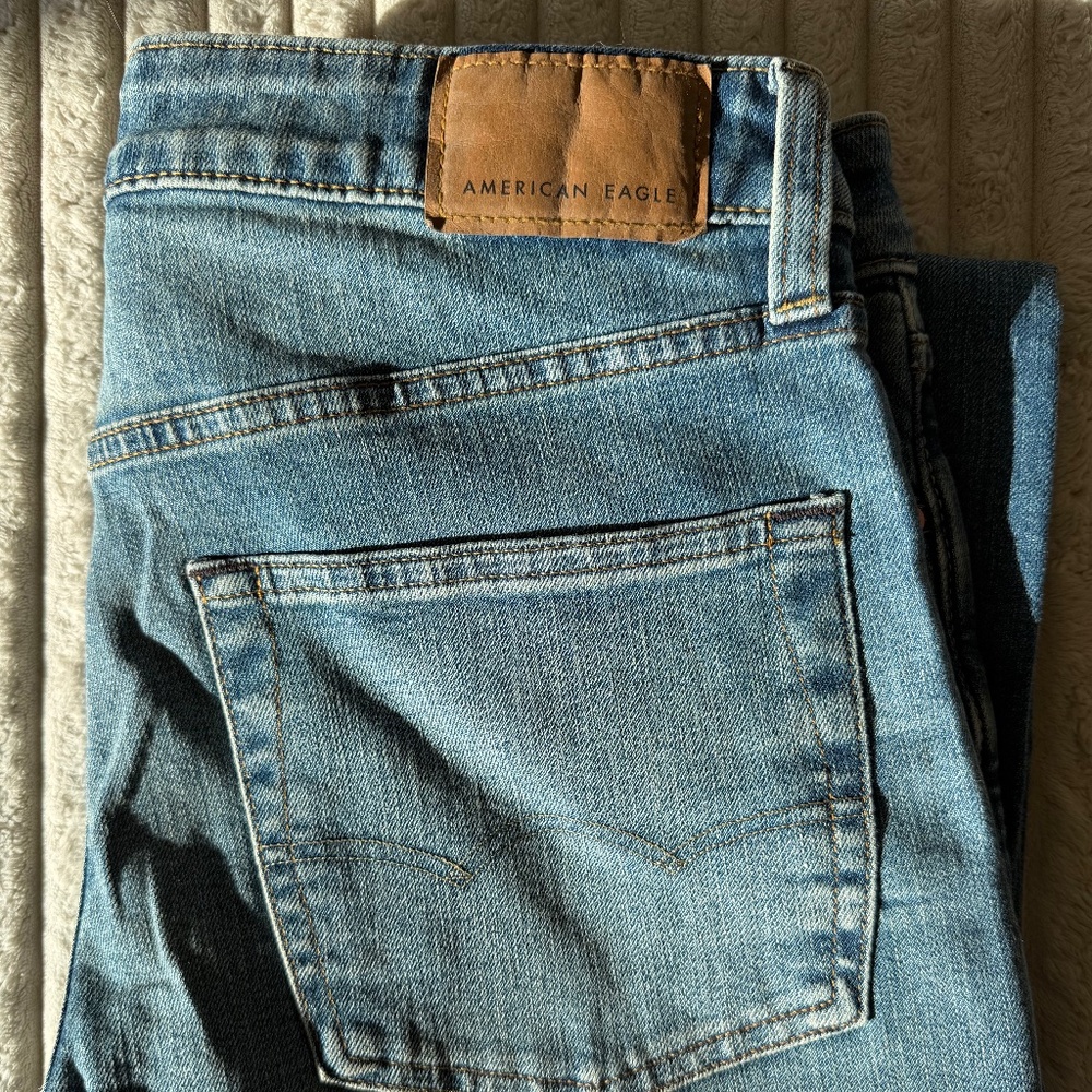 NWT American Eagle Original Straight Jeans 30x32 Men’s Medium Wash Denim